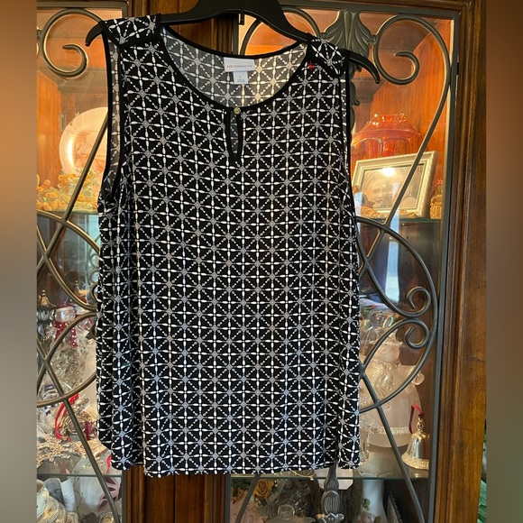Liz Claiborne tank. - Picture 1 of 3